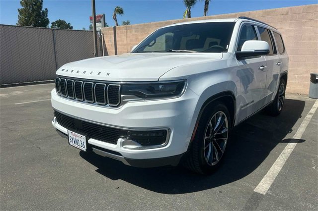 Used 2022 Jeep Wagoneer Series III with VIN 1C4SJVDT1NS102636 for sale in Bakersfield, CA