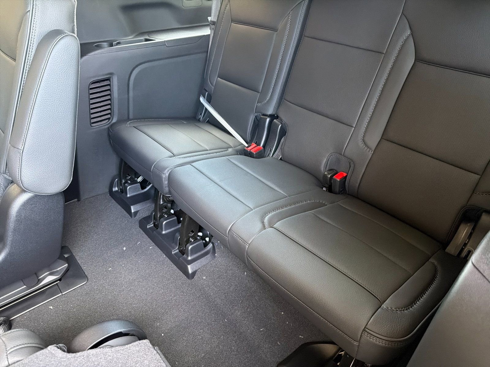 2026 GMC Yukon XL Denali - Photo 15