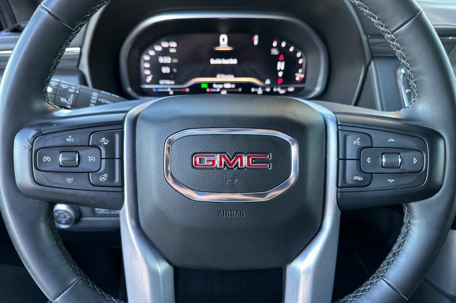 2023 GMC Yukon SLT - Photo 26