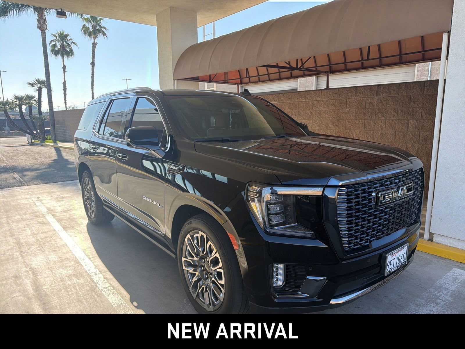 2023 GMC Yukon Denali Ultimate photo 2