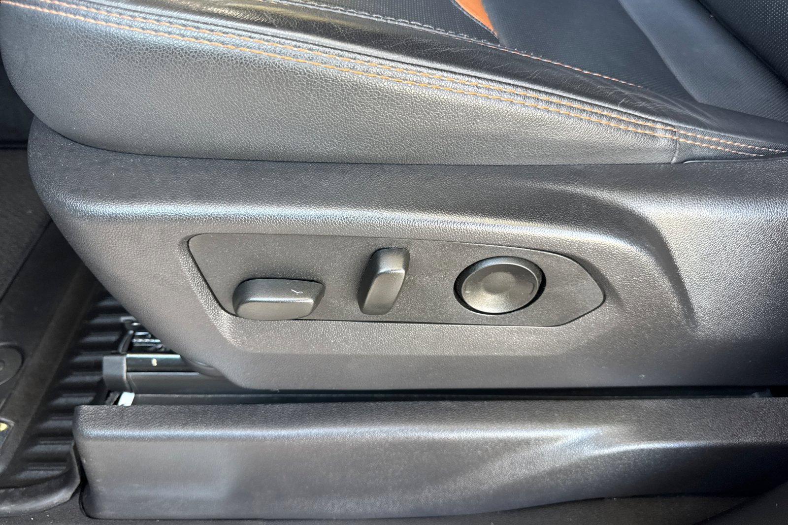 2025 GMC Sierra 1500 AT4 - Photo 12