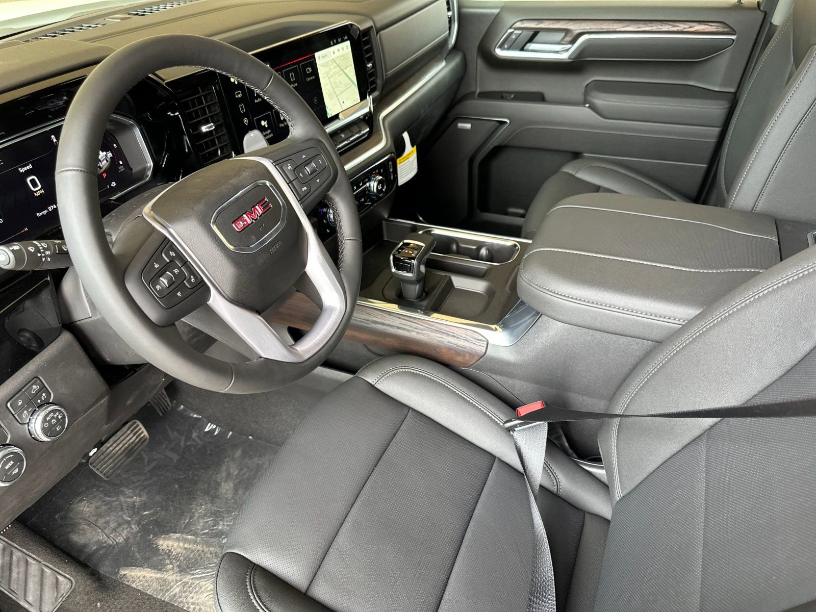 2026 GMC Sierra 1500 SLT - Photo 9