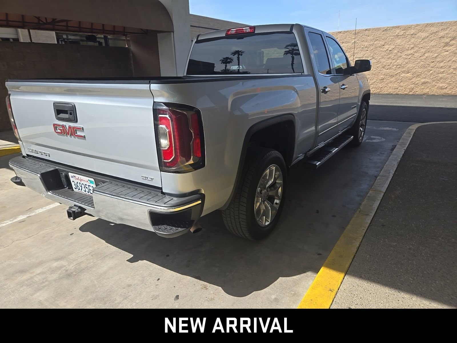 2017 GMC Sierra 1500 SLT photo 4