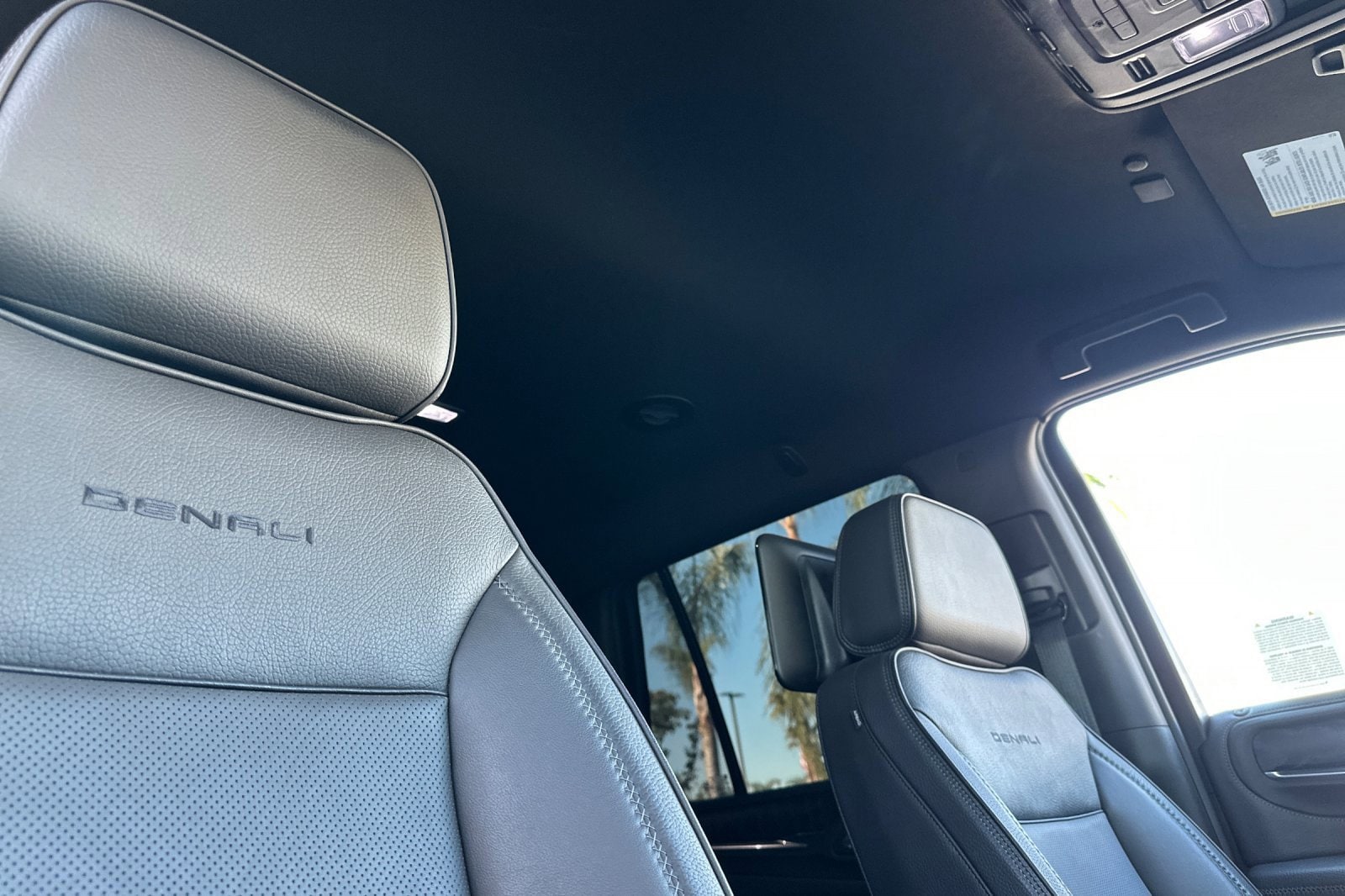 2024 GMC Yukon Denali - Photo 19