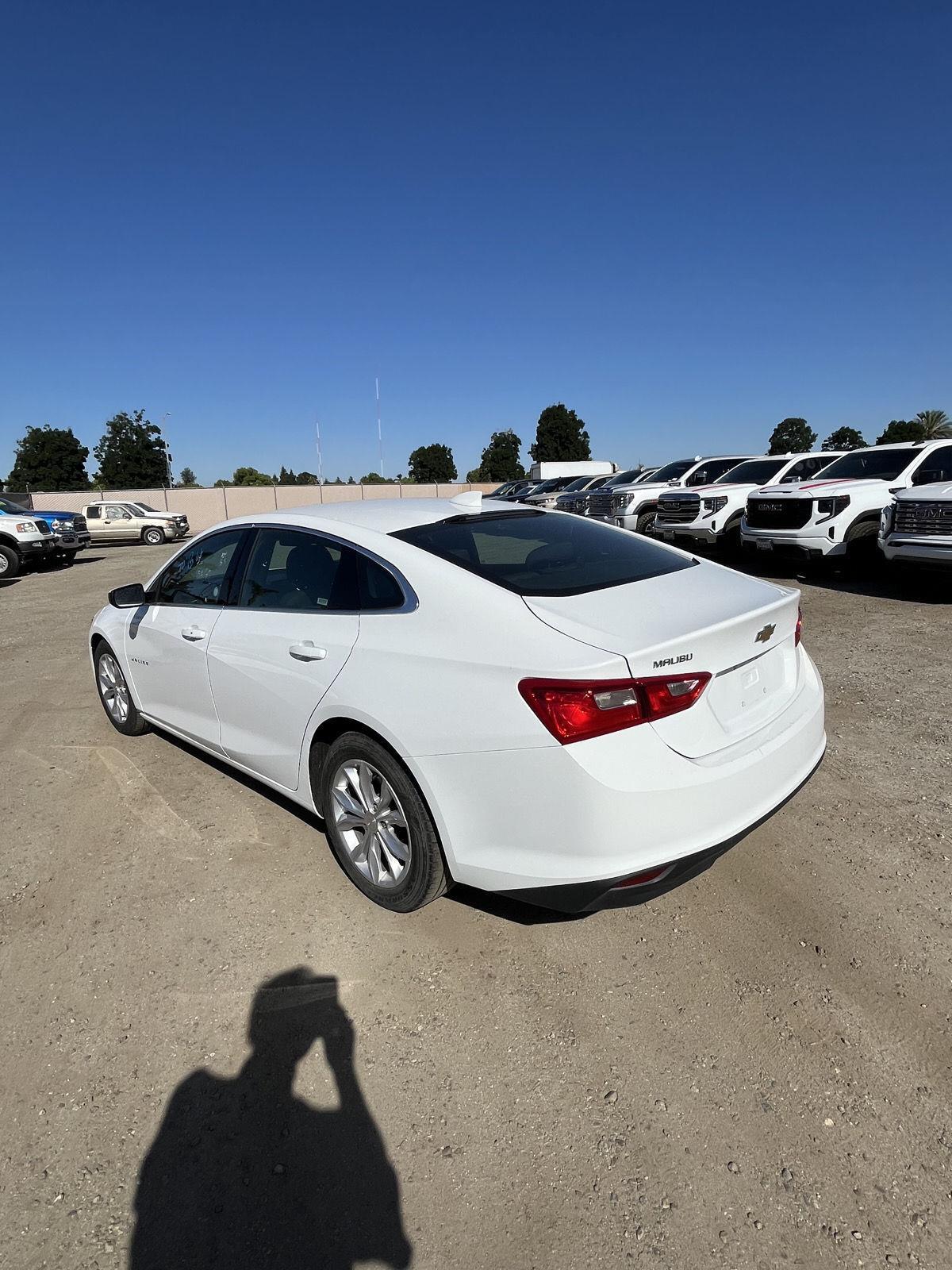 2023 Chevrolet Malibu 1LT photo 3