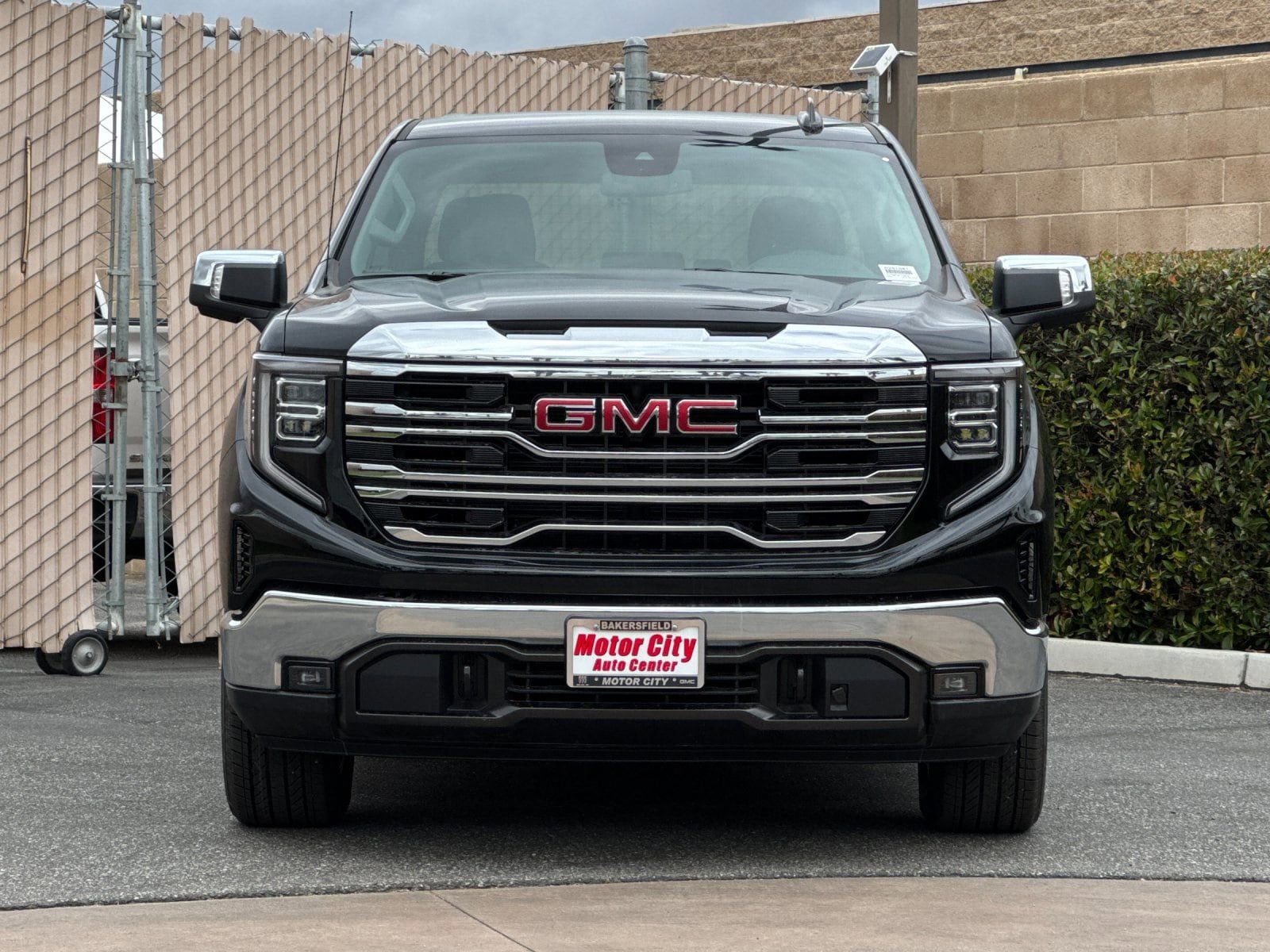 2026 GMC Sierra 1500 SLT photo 3