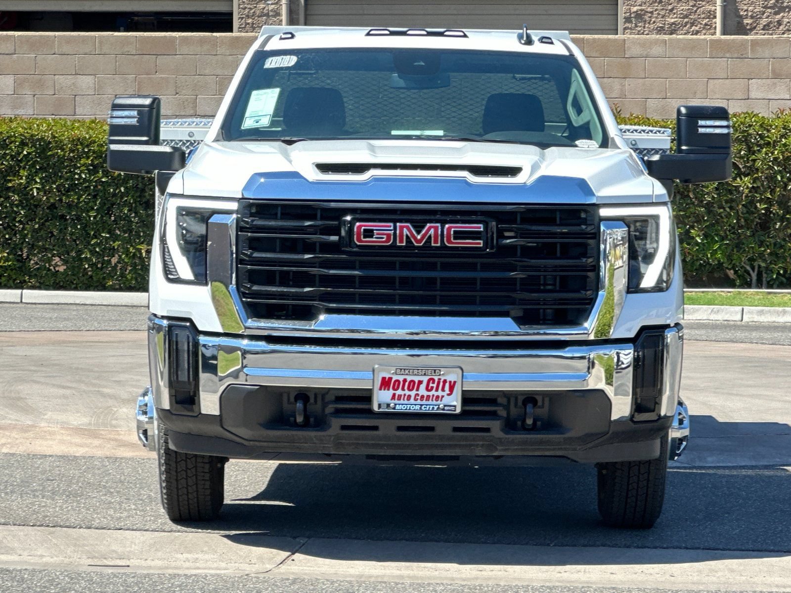 2025 GMC Sierra 3500HD Pro - Photo 9