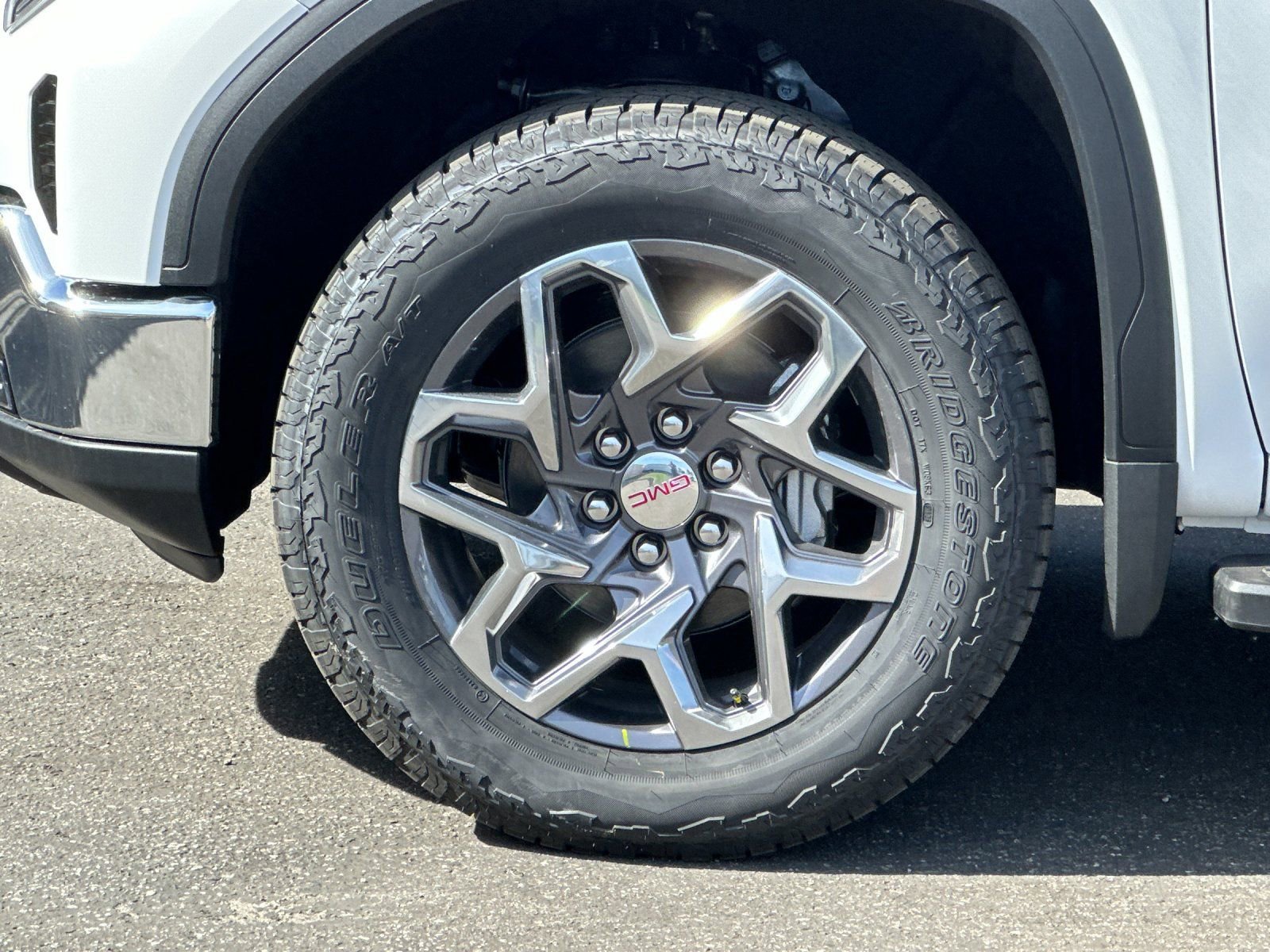 2026 GMC Sierra 1500 SLT - Photo 24