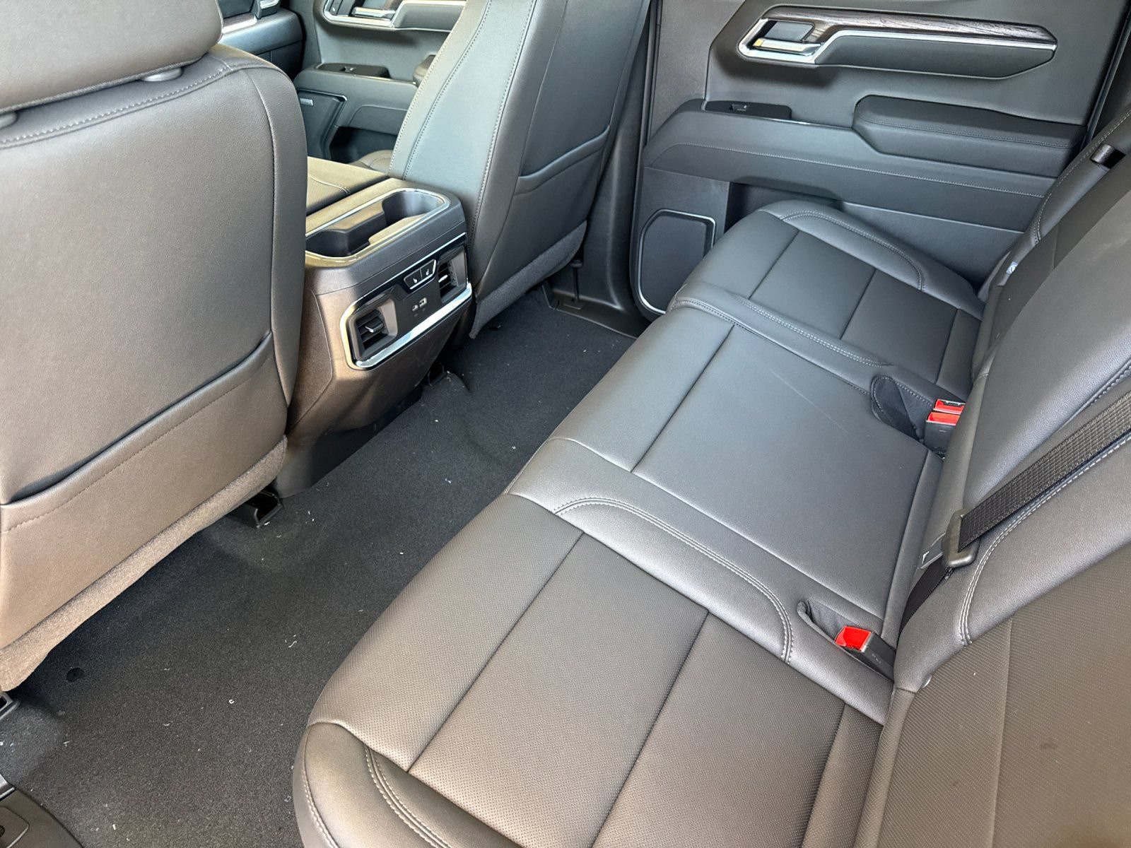 2026 GMC Sierra 1500 SLT - Photo 10