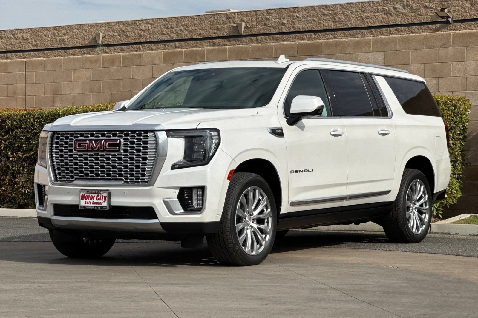 2024 GMC Yukon XL Denali - Photo 8