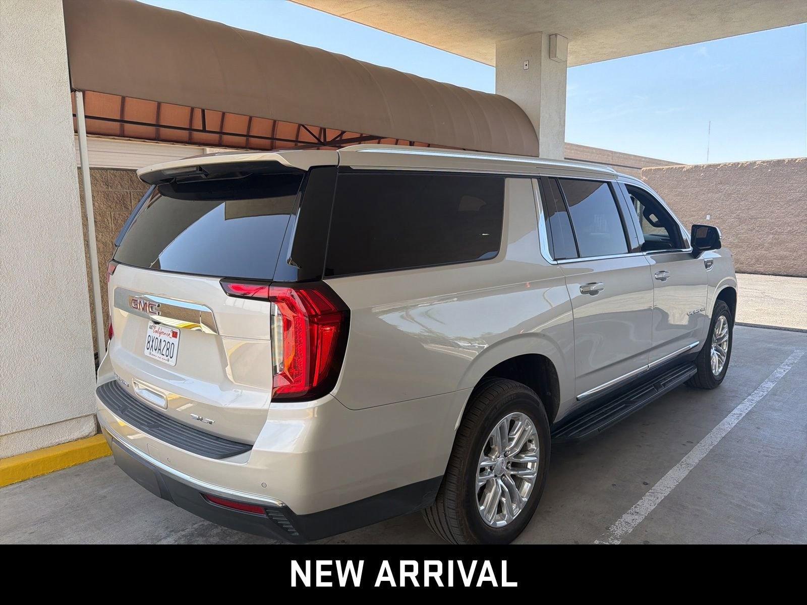 2021 GMC Yukon XL SLT photo 3