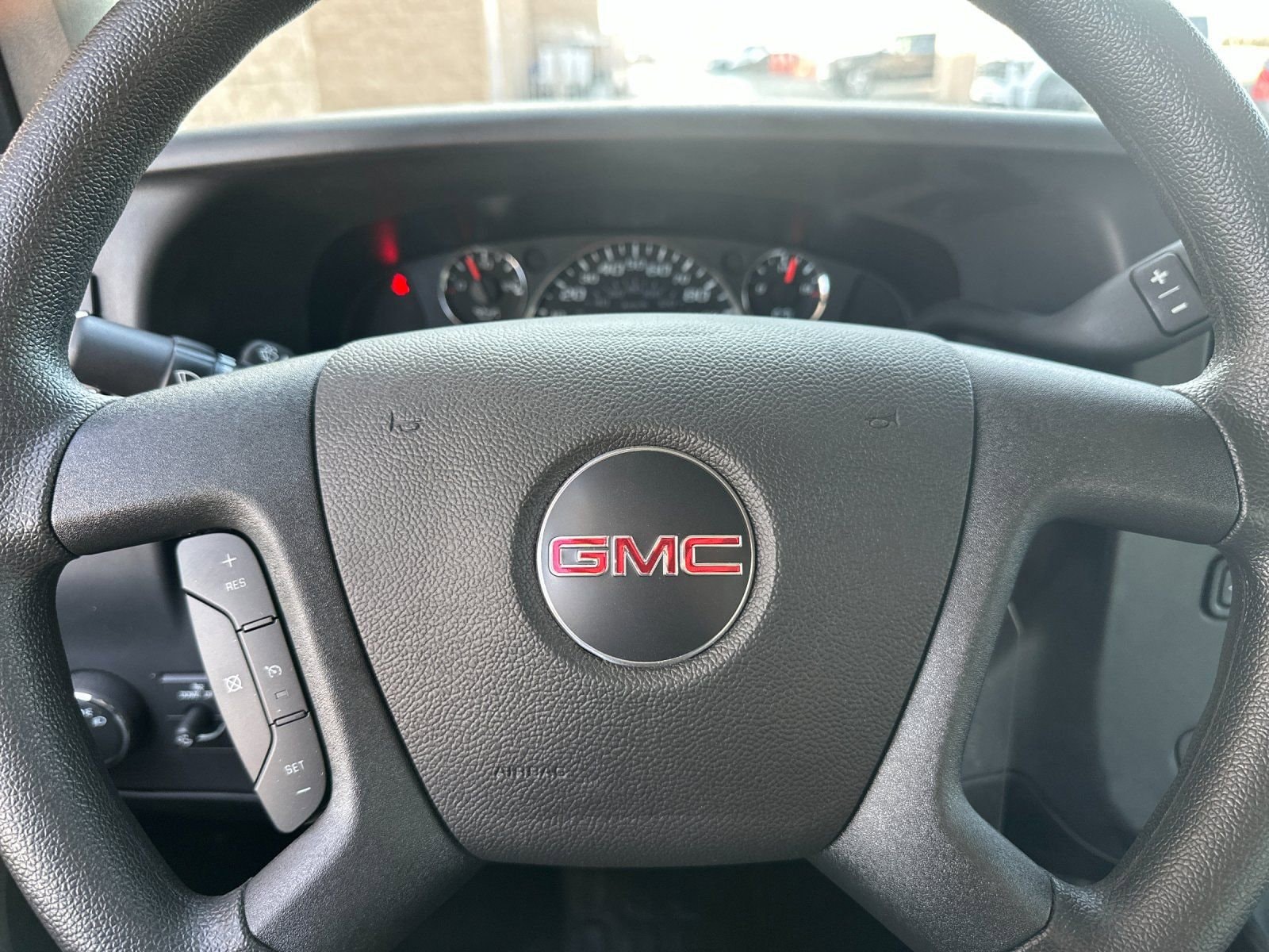2025 GMC Savana Cargo Work Van - Photo 14