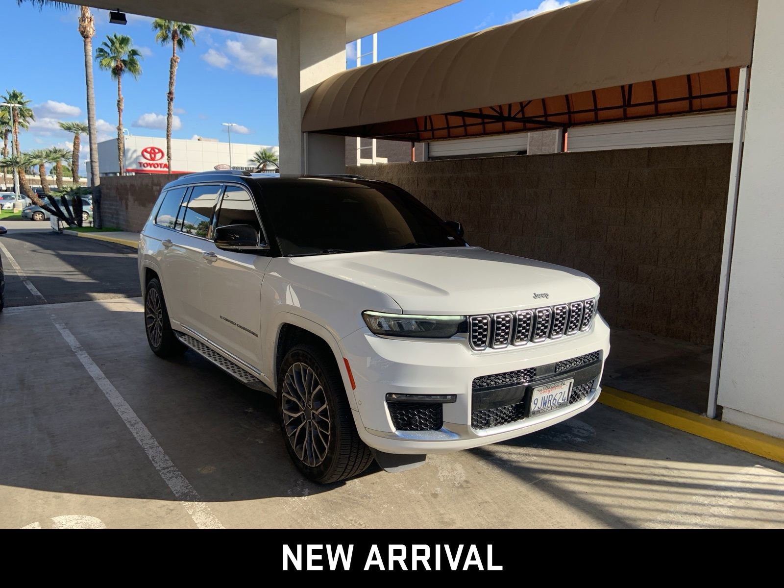 2023 Jeep Grand Cherokee L Summit Reserve photo 3