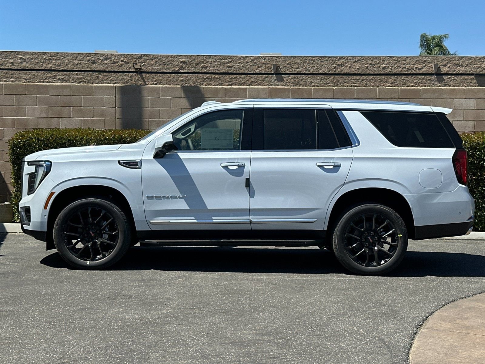 2026 GMC Yukon Denali - Photo 7