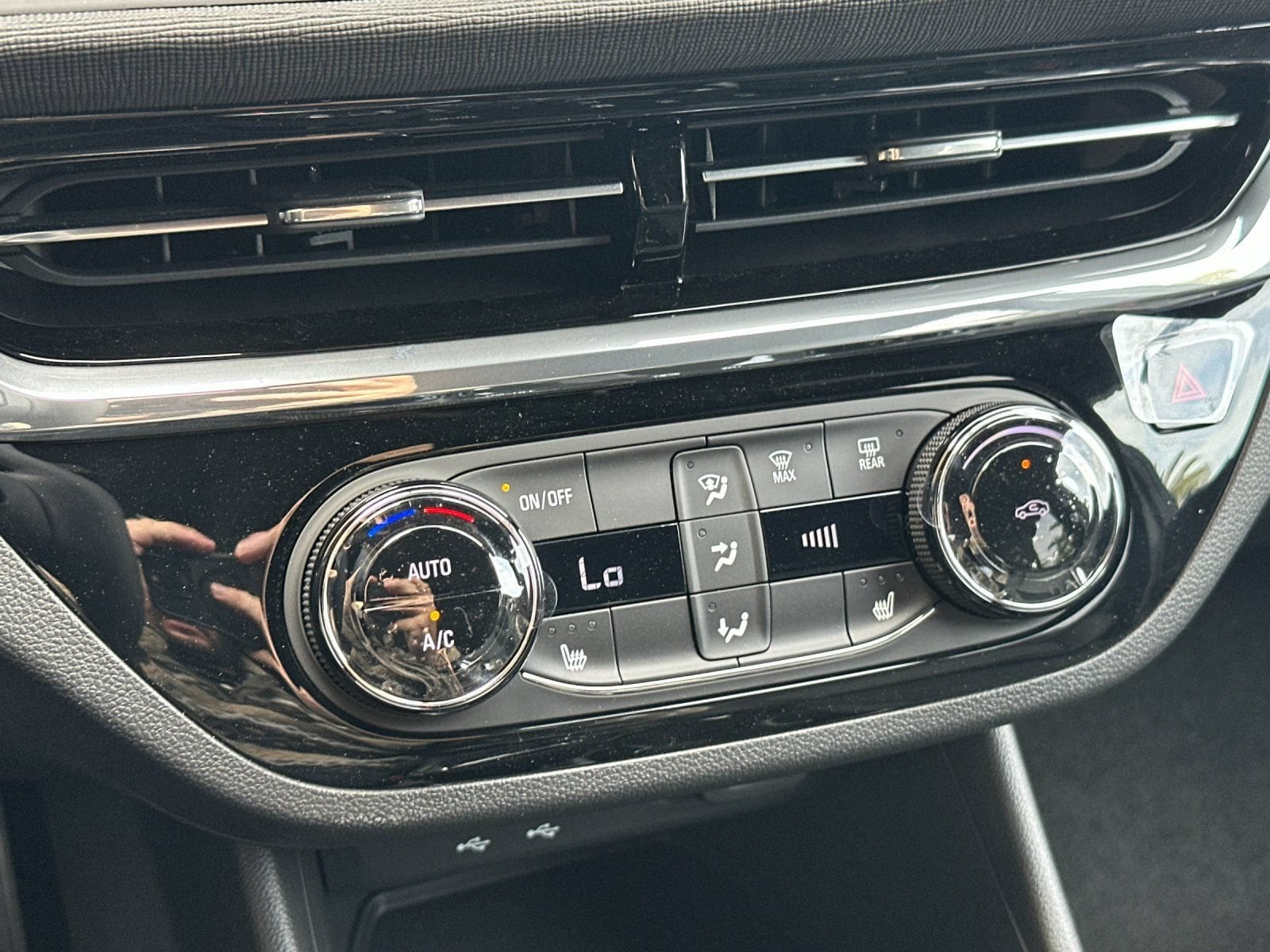 2026 Buick Envista Sport Touring - Photo 19