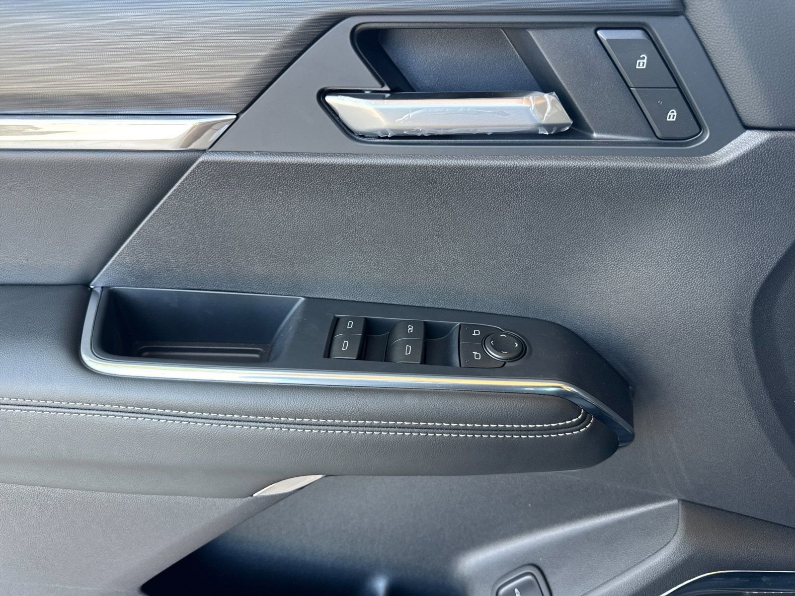 2026 GMC Acadia Elevation - Photo 10