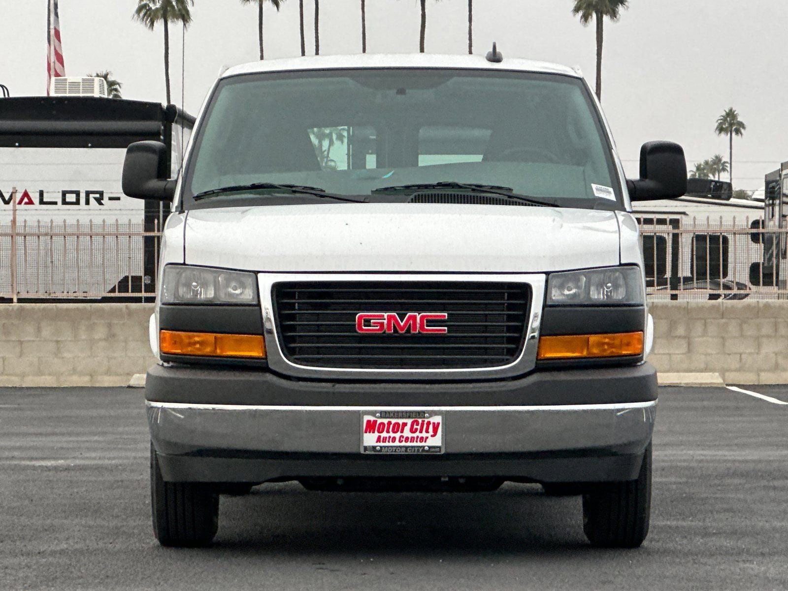 2025 GMC Savana Cargo Work Van photo 3