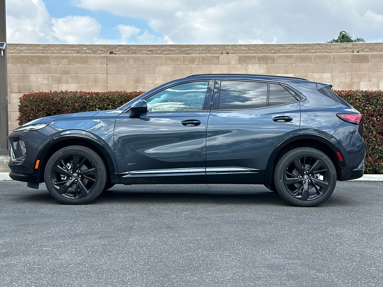 2026 Buick Envision Sport Touring photo 5