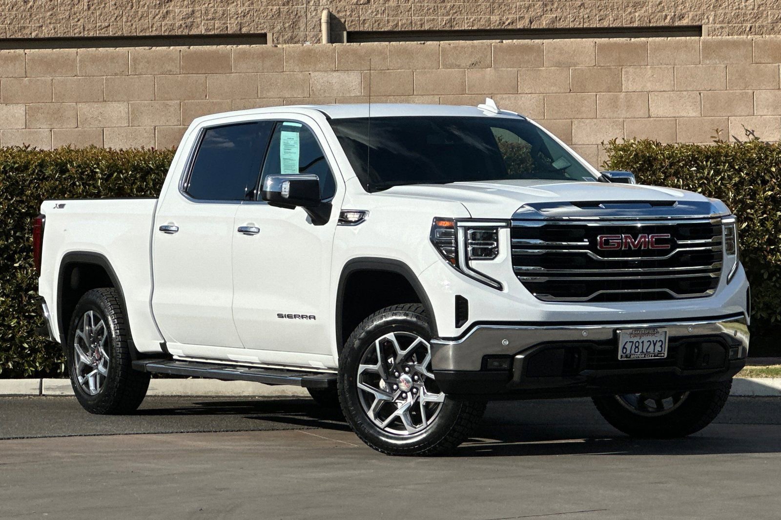2024 Gmc Sierra 1500 SLT photo 2