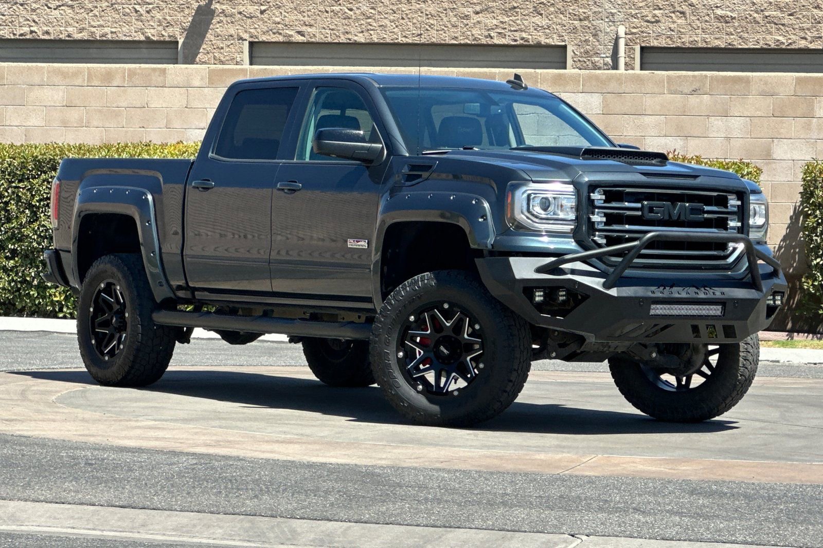 2018 Gmc Sierra 1500 SLT photo 2