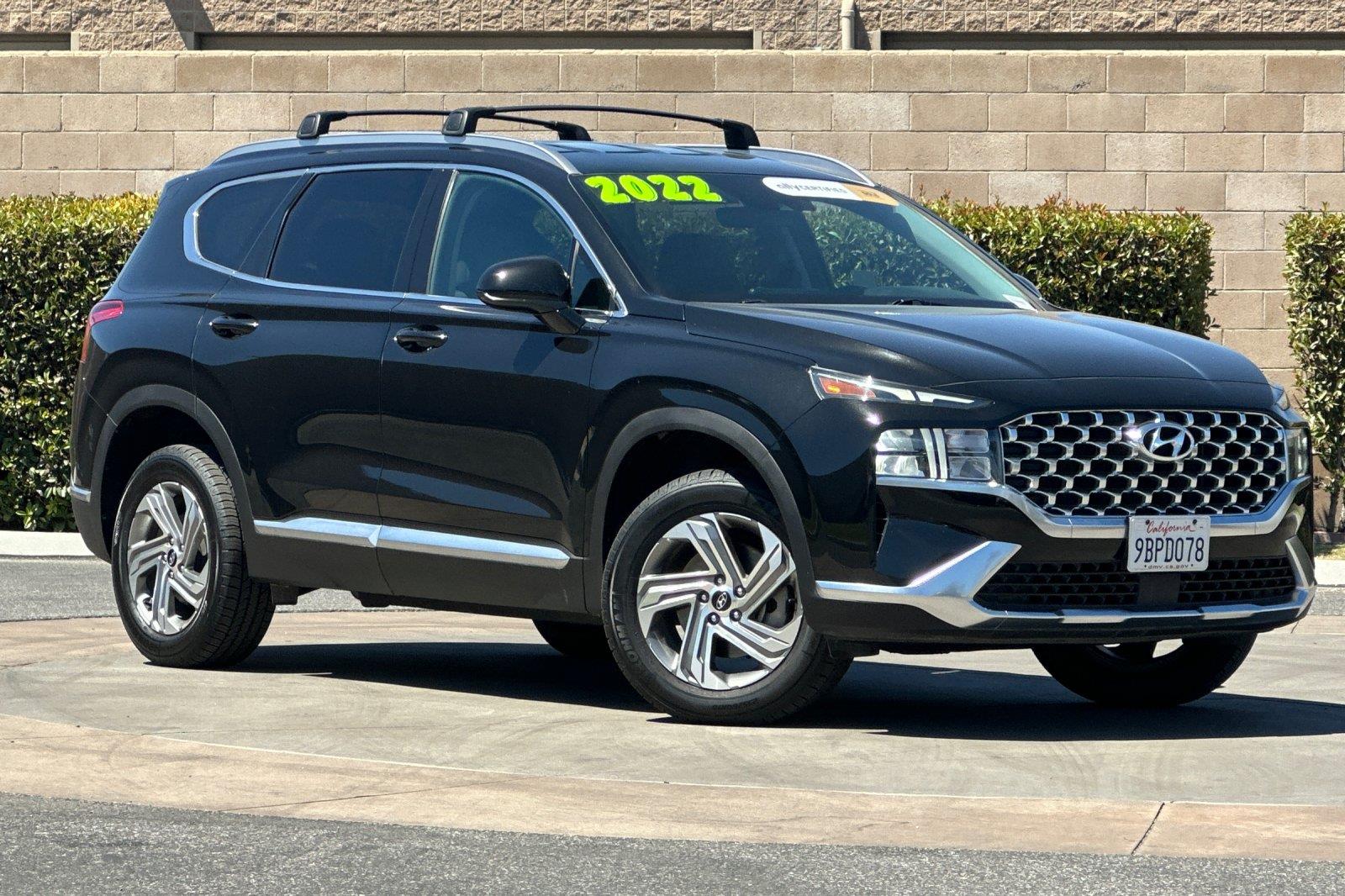 2022 Hyundai Santa Fe SEL photo 2