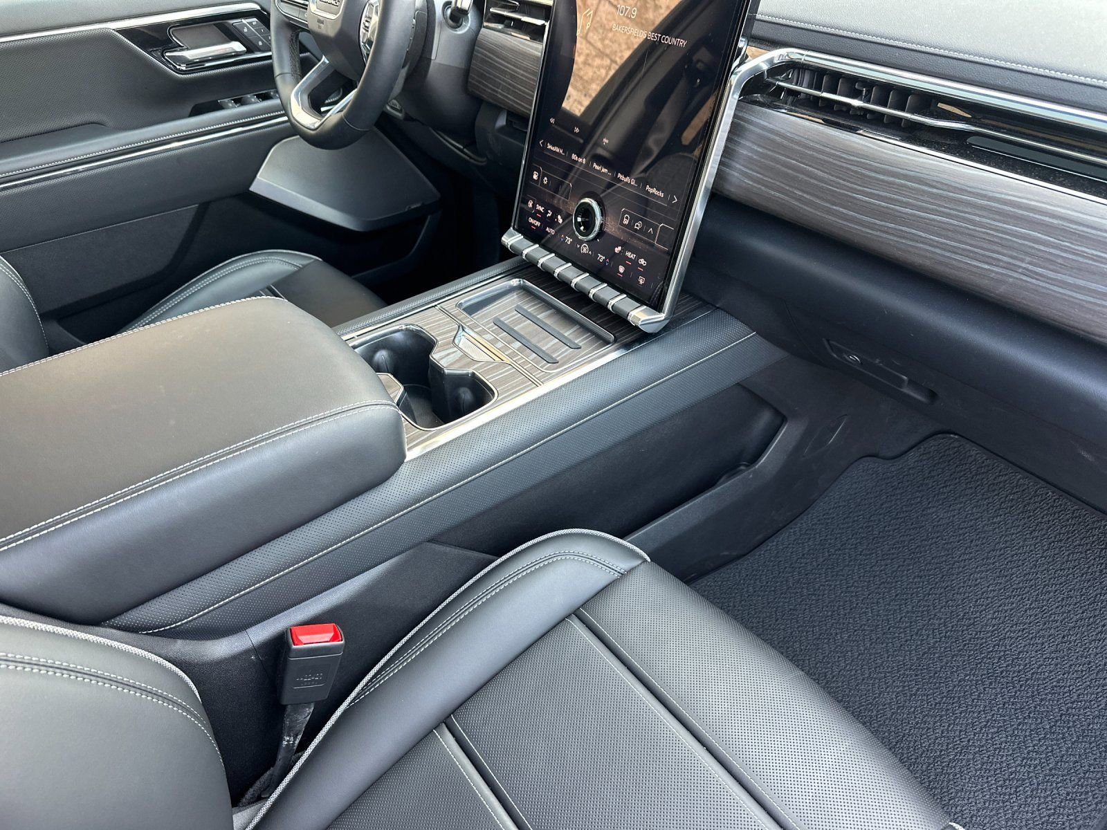 2025 GMC Sierra EV Denali - Photo 14