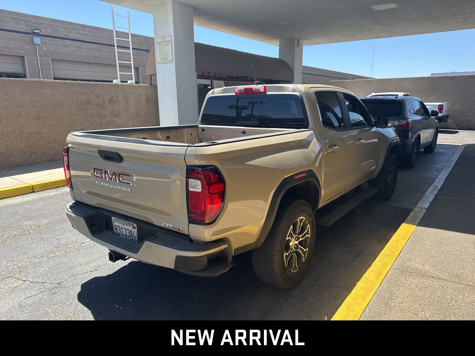 2024 GMC Canyon AT4 photo 3