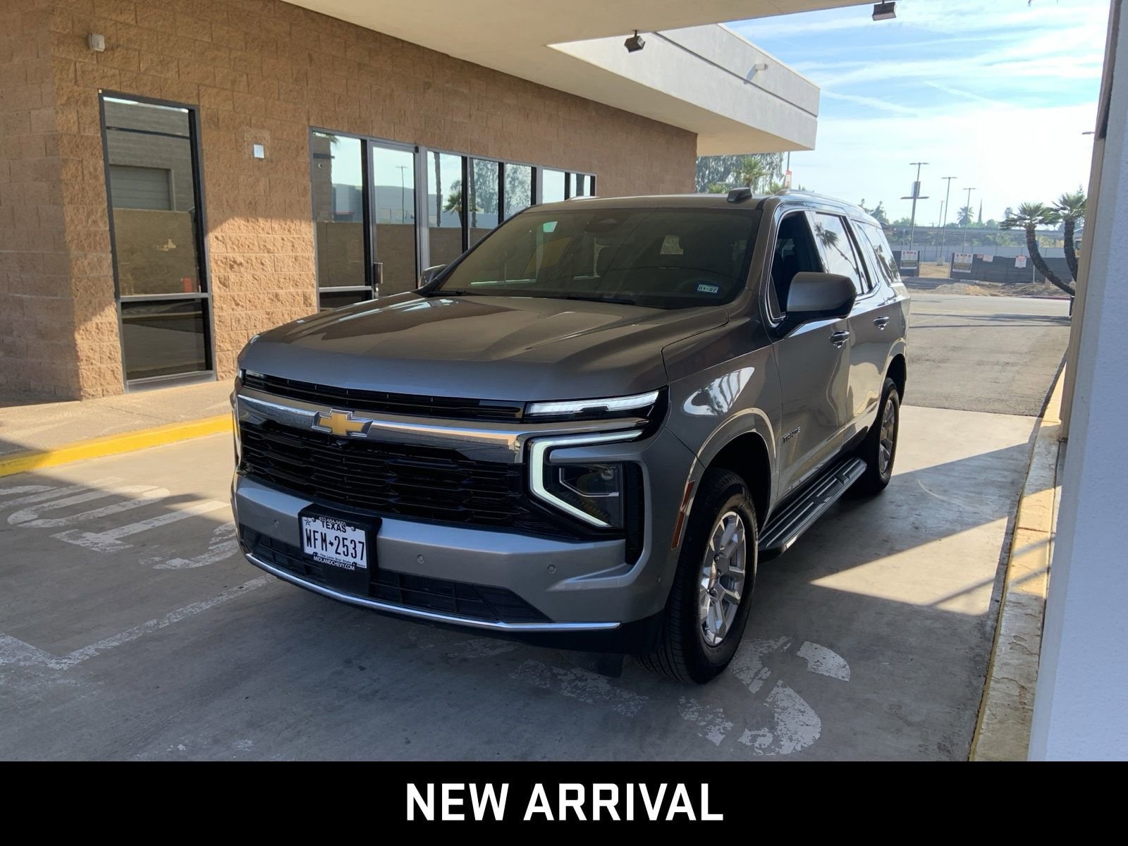 2025 Chevrolet Tahoe LS photo 1