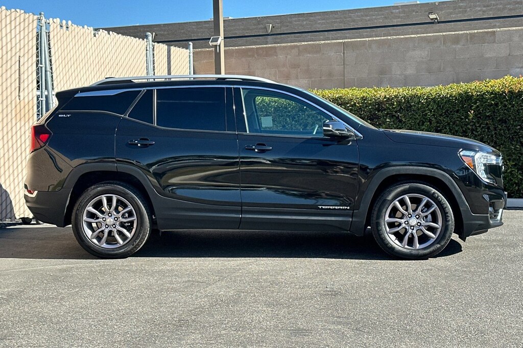 Used 2023 GMC Terrain SLT SUV