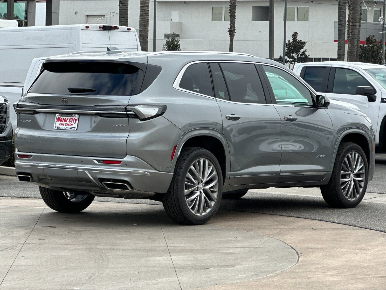 2026 Buick Enclave Avenir photo 2