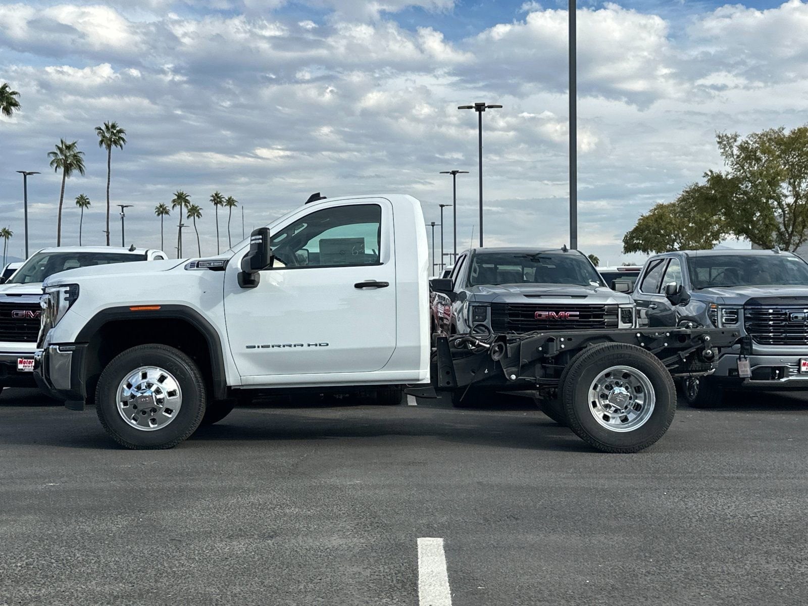2025 GMC Sierra 3500HD Pro - Photo 7