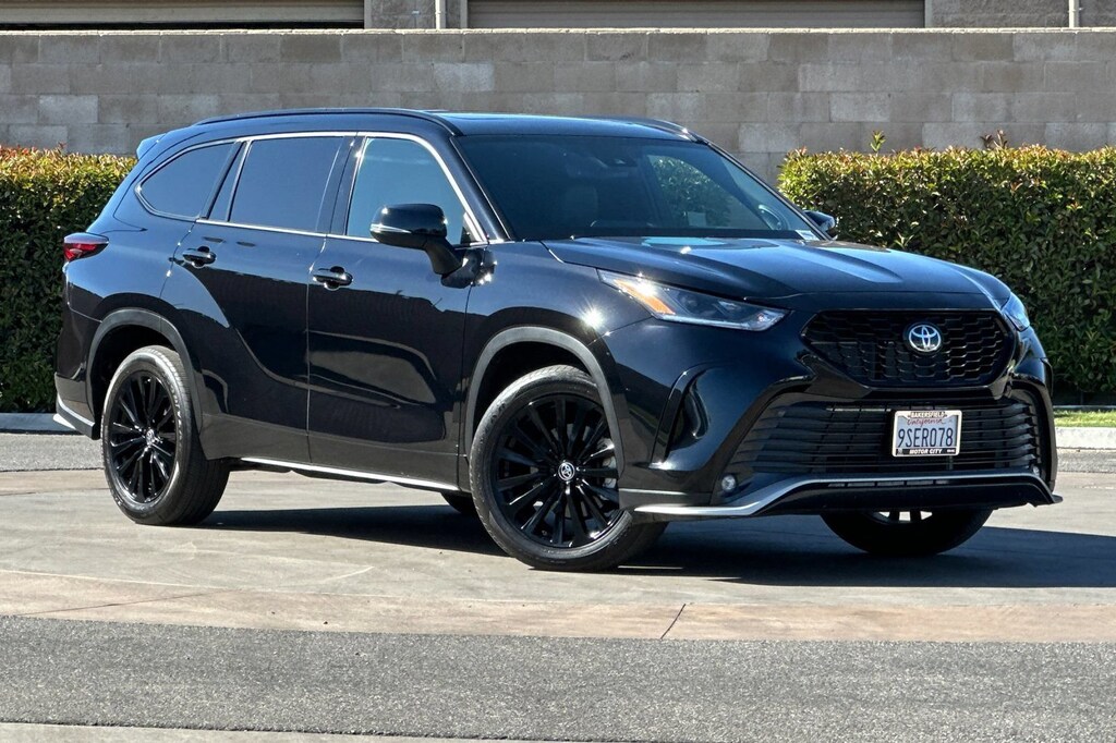 Used 2025 Toyota Highlander XSE SUV