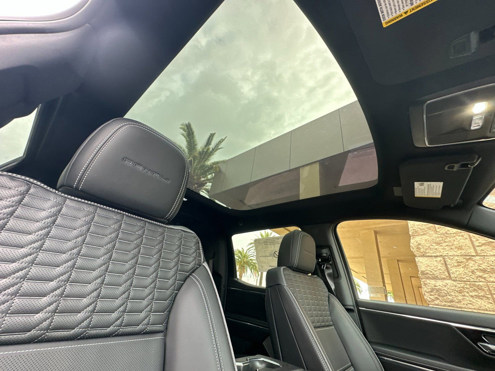 2025 GMC Sierra EV Denali - Photo 16