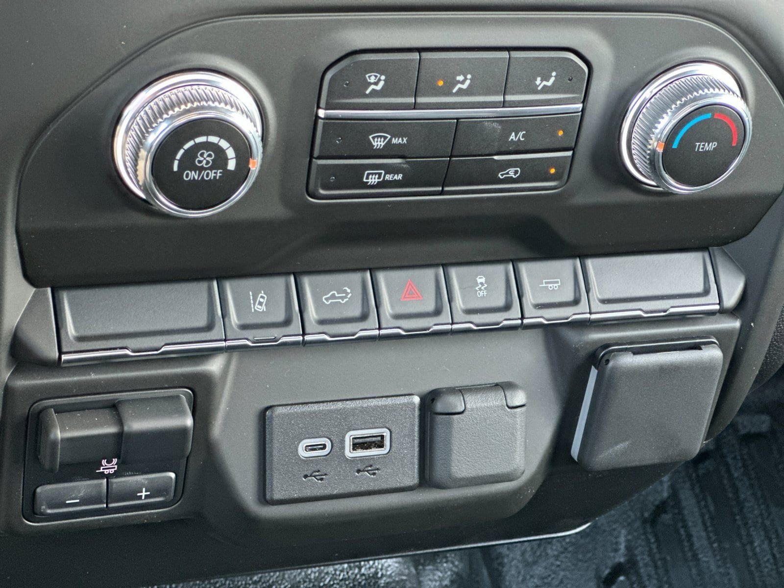 2025 GMC Sierra 2500HD Pro - Photo 18