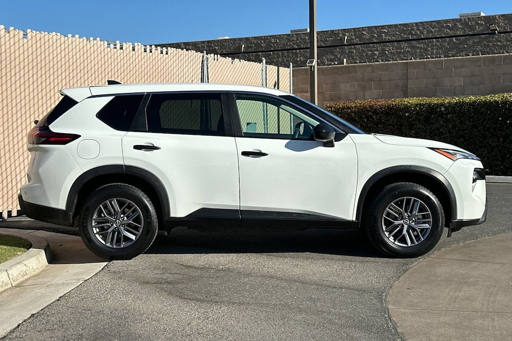 Used 2024 Nissan Rogue S SUV