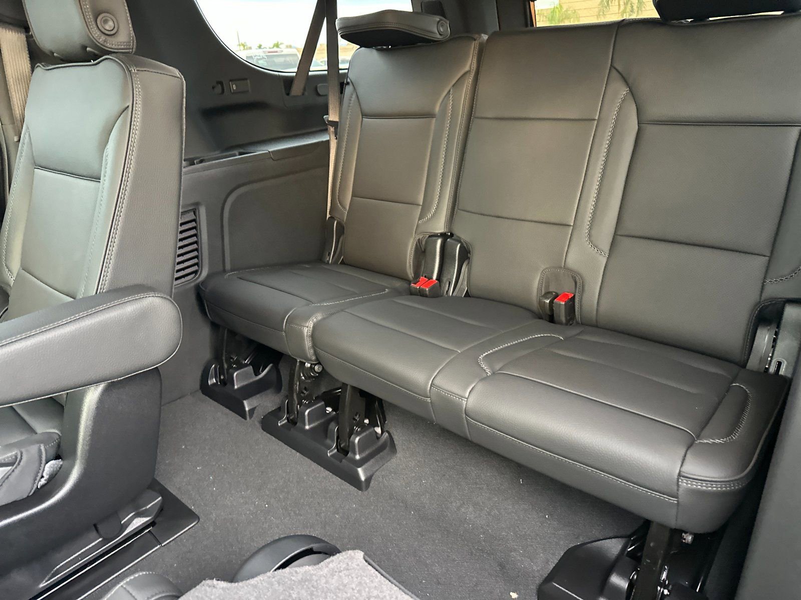 2026 GMC Yukon XL Denali - Photo 14
