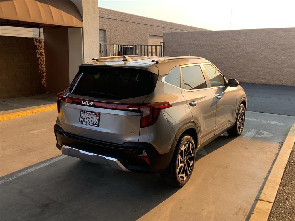 2024 Kia Seltos SX photo 4
