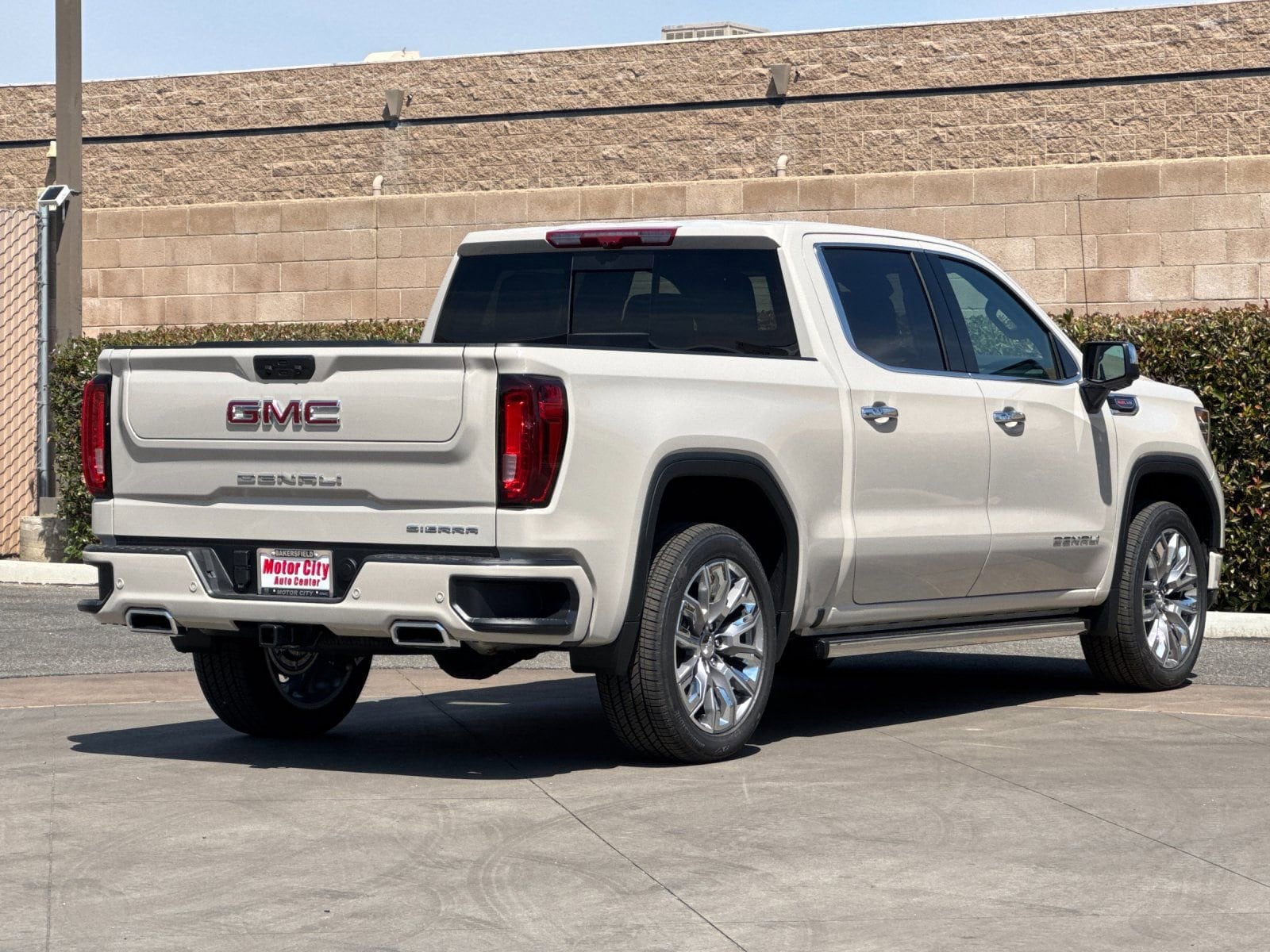 2026 GMC Sierra 1500 Denali photo 2