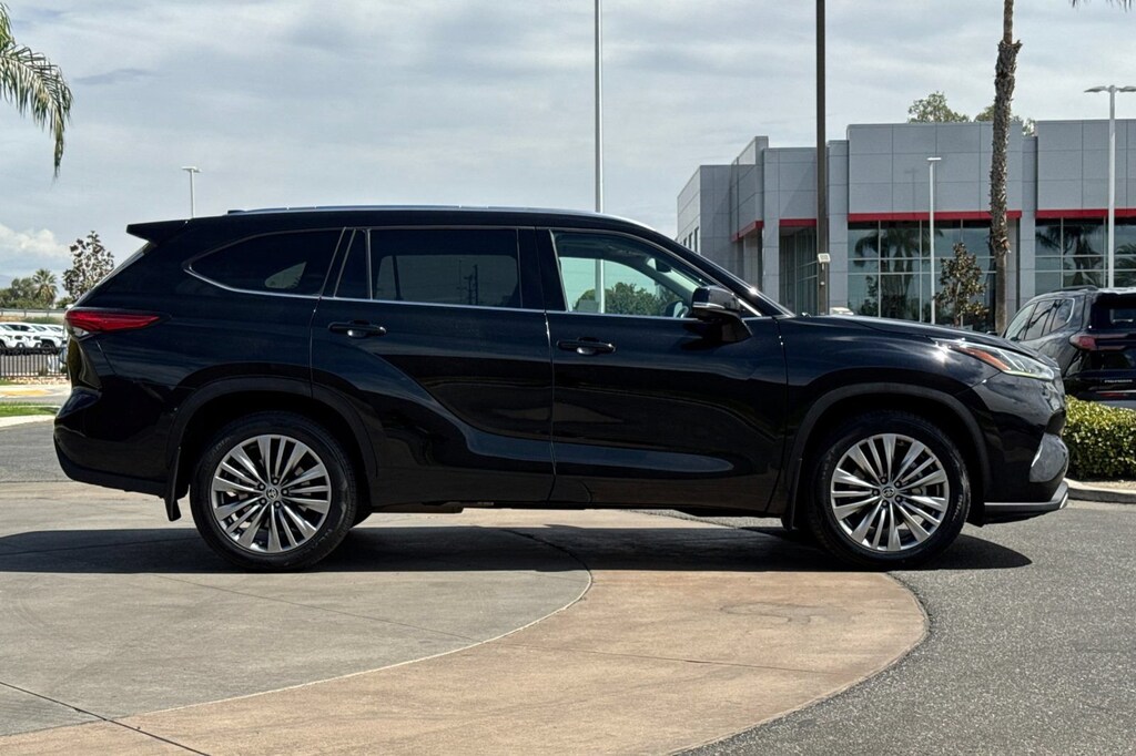 Used 2021 Toyota Highlander Platinum SUV
