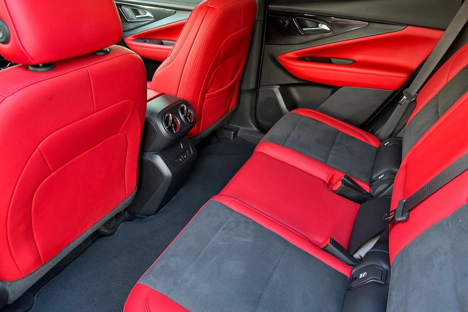 2025 Chevrolet Blazer EV RS - Photo 13