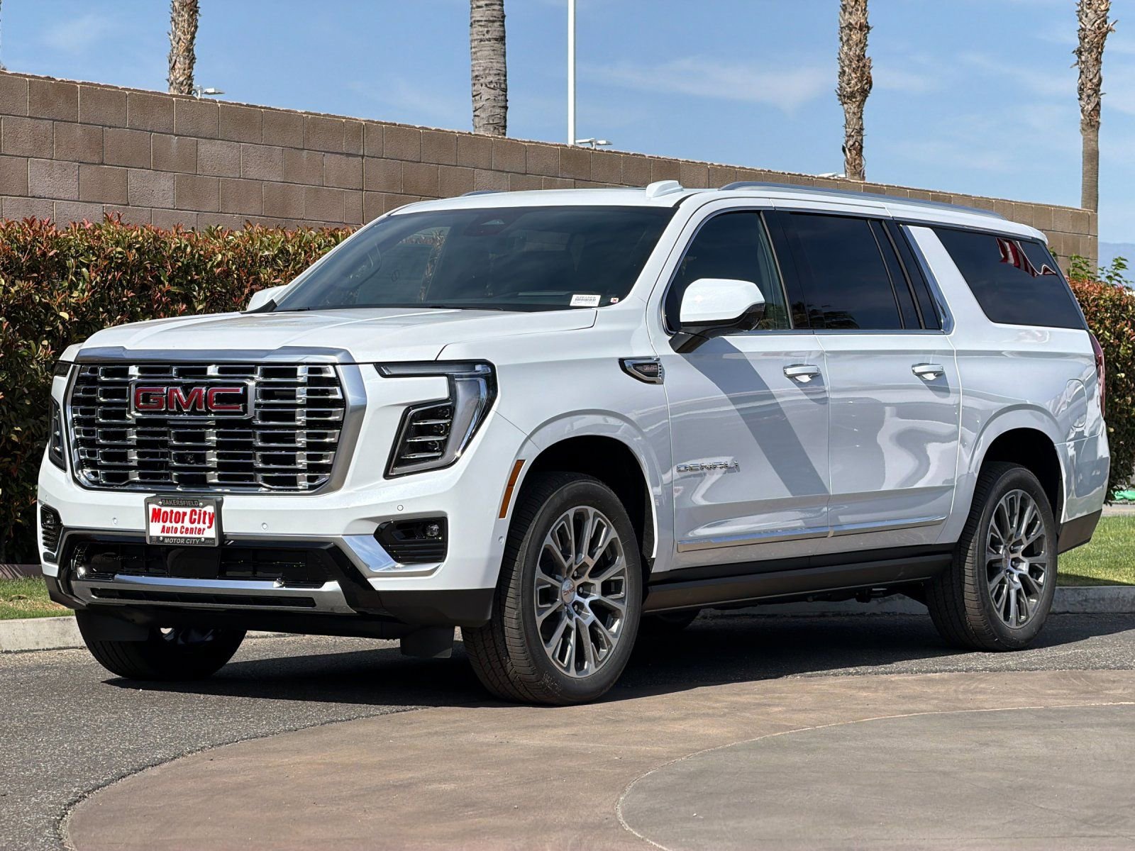2026 GMC Yukon XL Denali - Photo 7