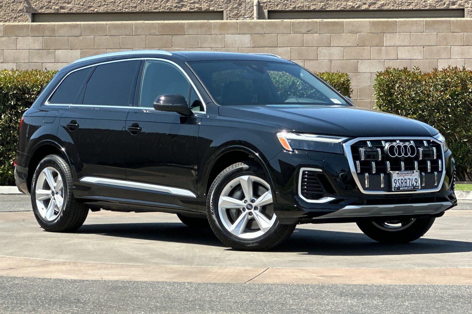 2025 Audi Q7 Premium photo 2