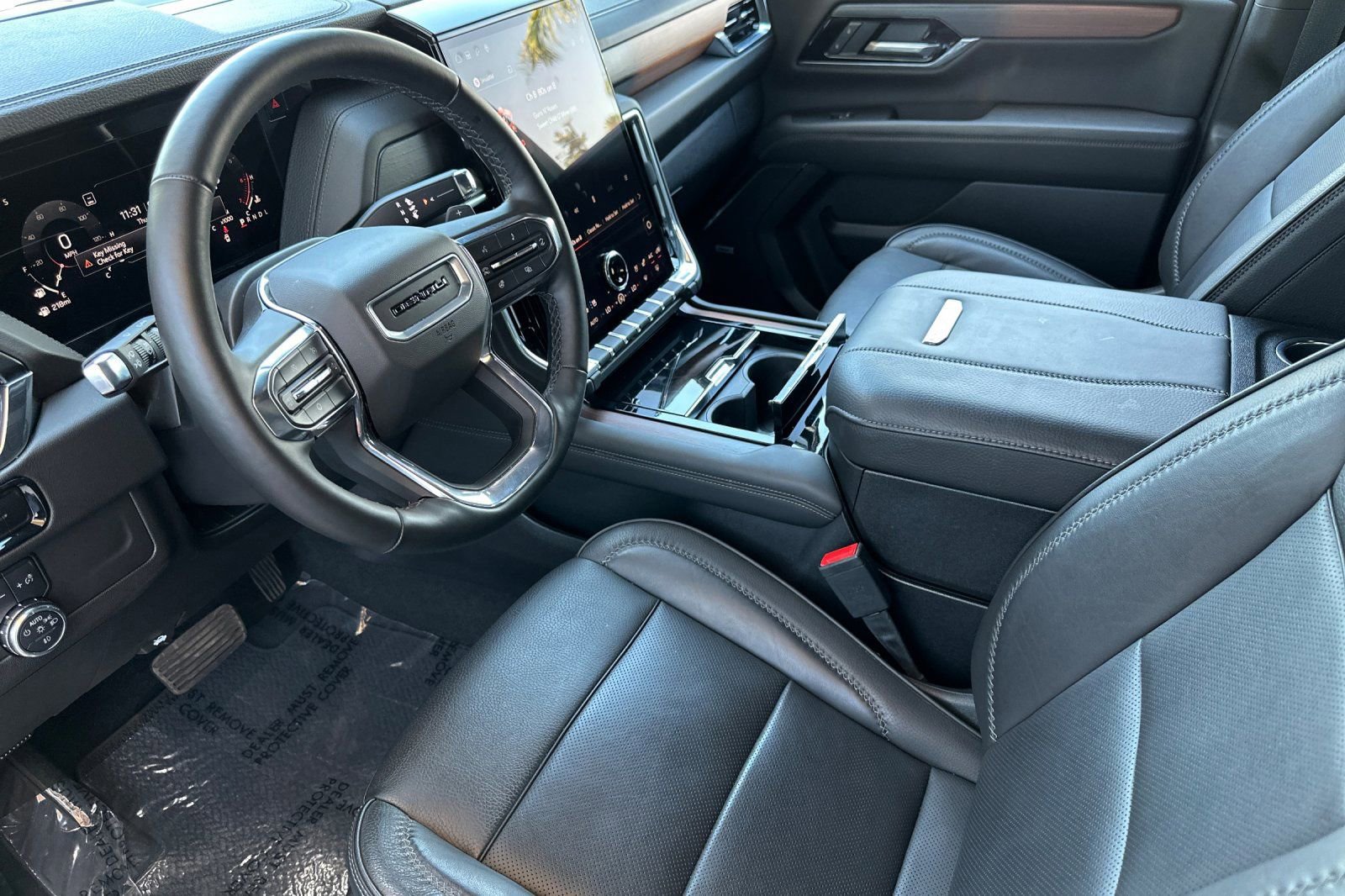 2025 GMC Yukon Denali - Photo 10