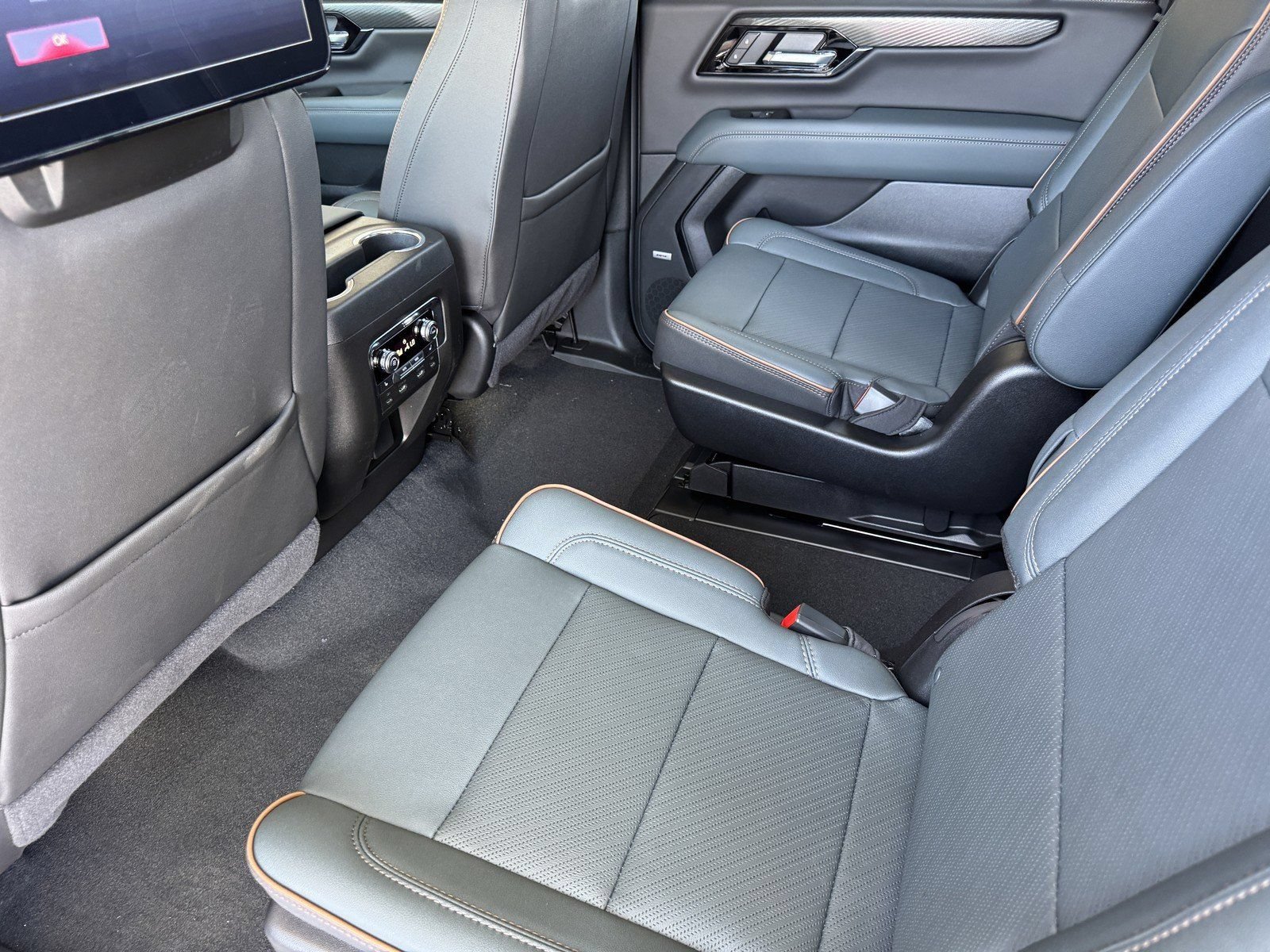 2026 GMC Yukon XL AT4 - Photo 12