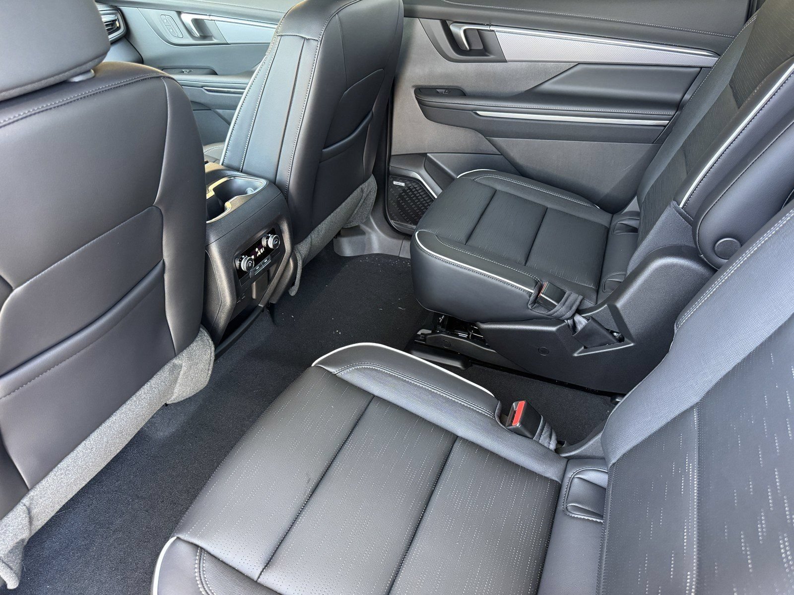 2026 Buick Enclave Sport Touring - Photo 10