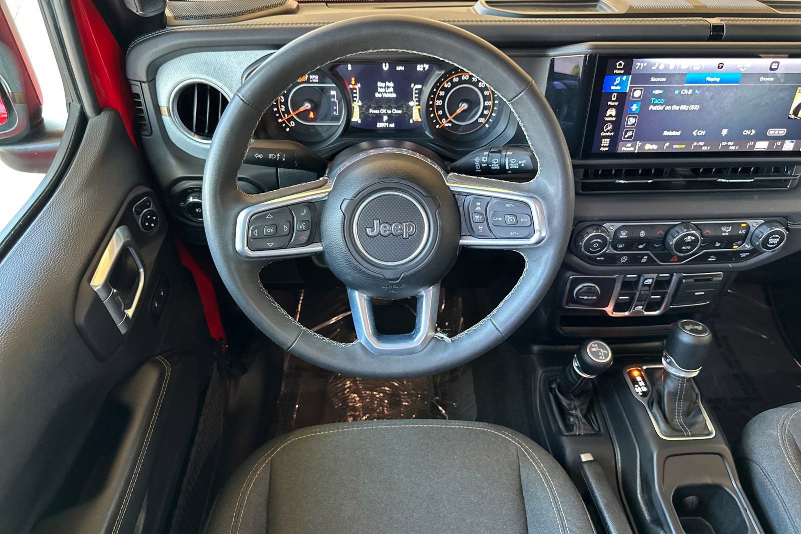 2025 Jeep Wrangler 4-Door Sahara - Photo 14