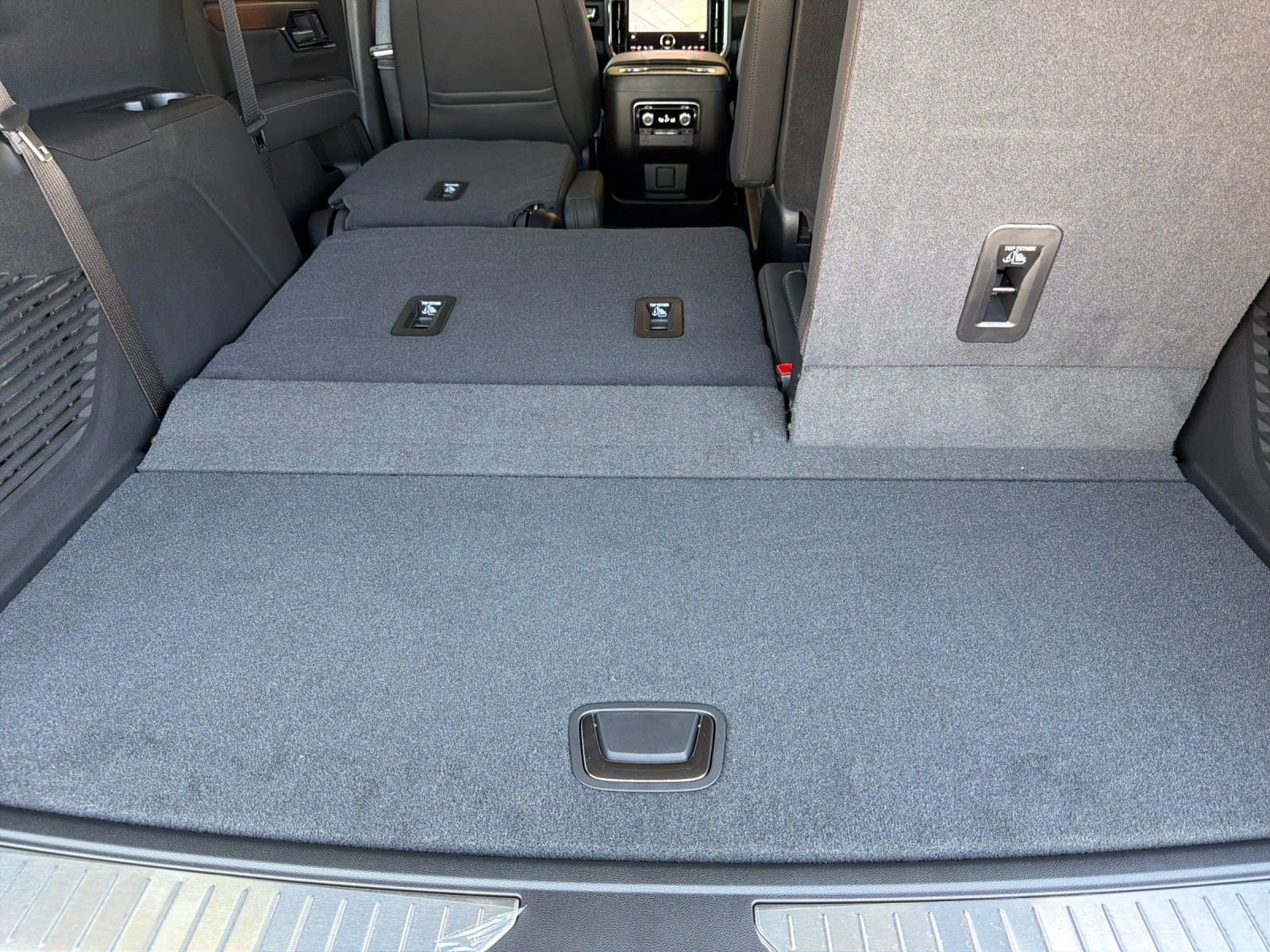 2026 GMC Yukon Denali - Photo 15