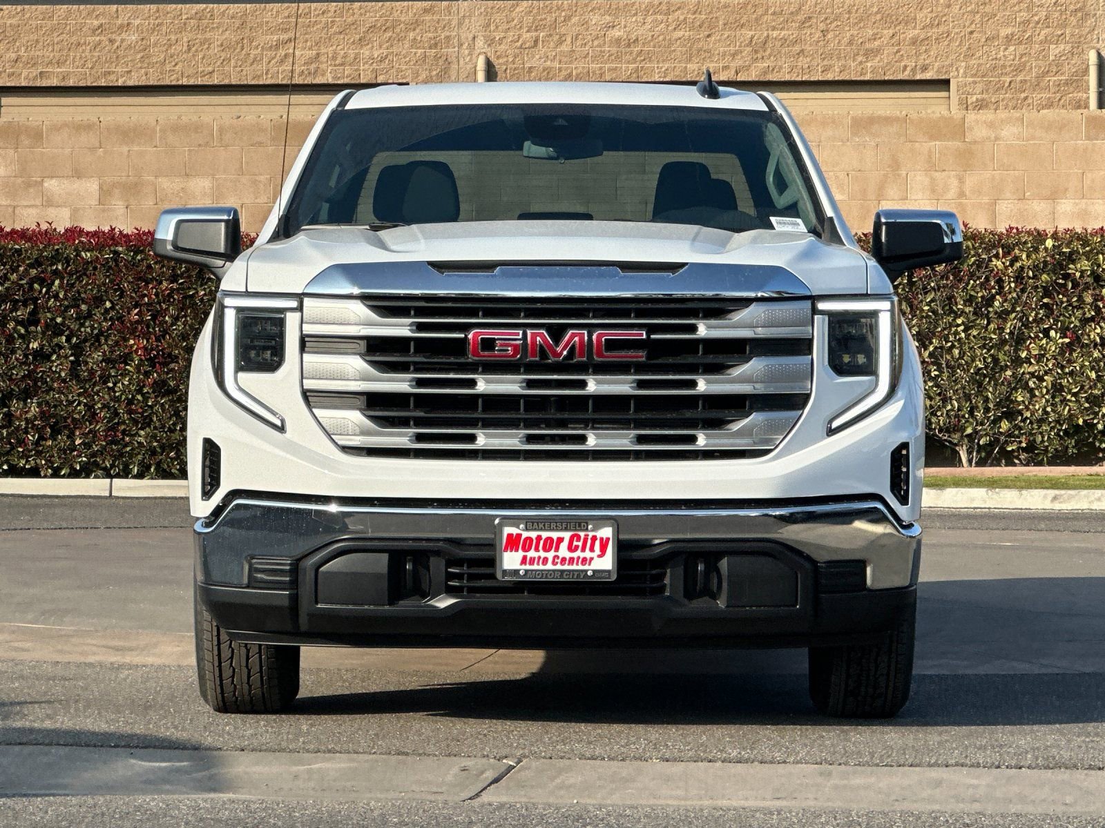 2026 GMC Sierra 1500 SLE photo 3