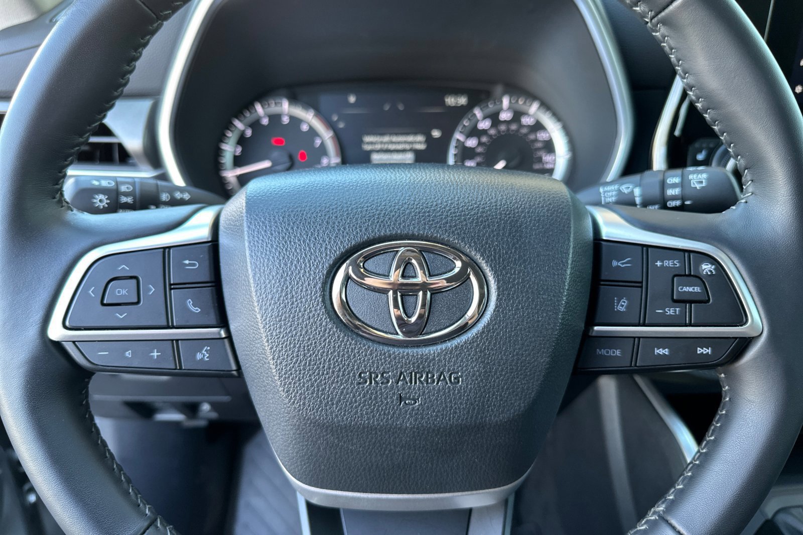 2026 Toyota Highlander XLE - Photo 25