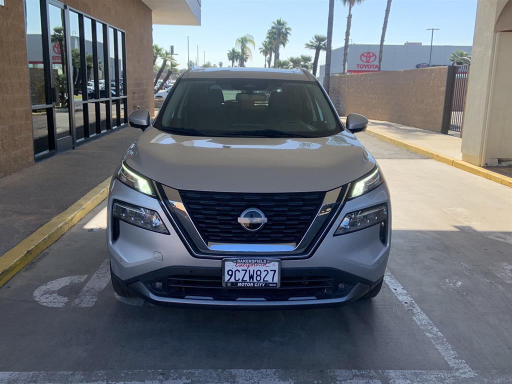 2022 Nissan Rogue SL photo 2